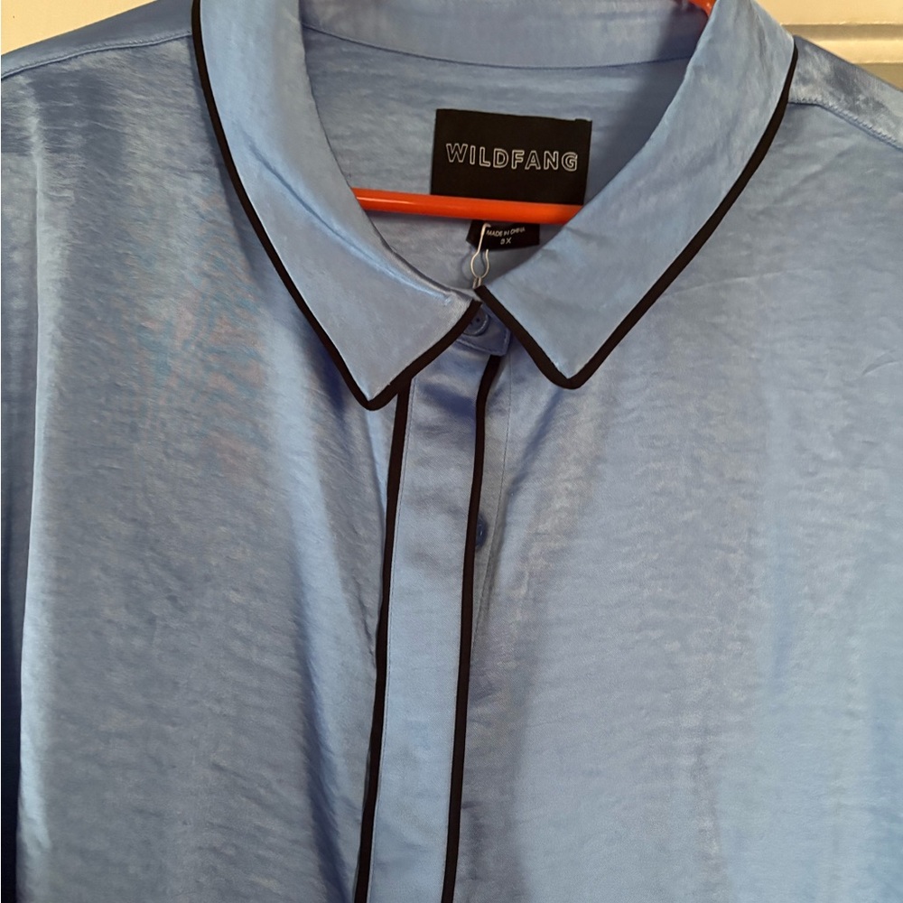 WILDFANG silky satin shirt, plus size 3x, French blue w/black piping, NWT - Picture 2 of 5